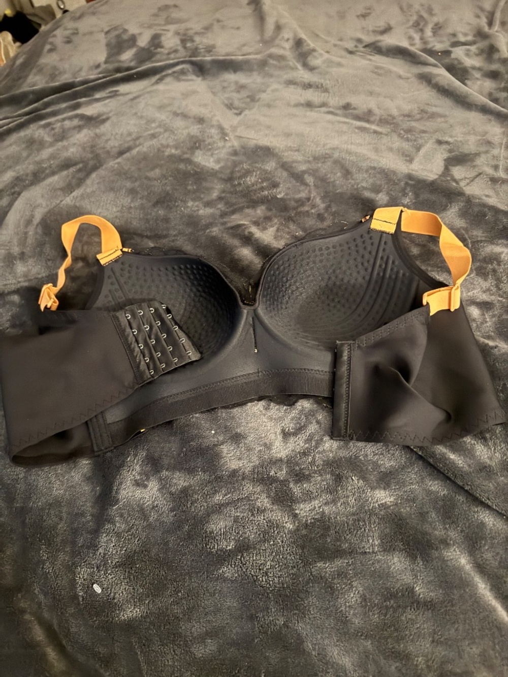 Bras - Picture 2 of 2